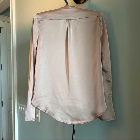 NWT SEEK BY LF
V-NECK POPOVER BLOUSE - Picture 5 of 7